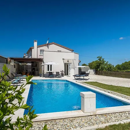 Ema Istra Prázdninový dům *