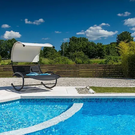 Holiday home Ema Istra Gljuscici